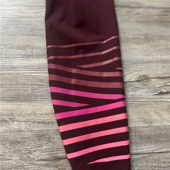 GAP Burgundy and Pink Striped Leggings EUC - Picture 3 of 4